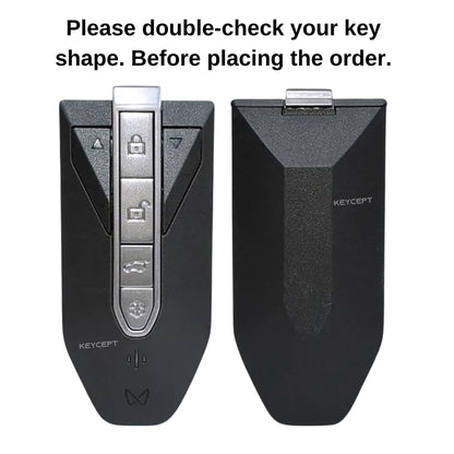 Mahindra Noir Wood Car Key Cover with Keychain (Type M8)